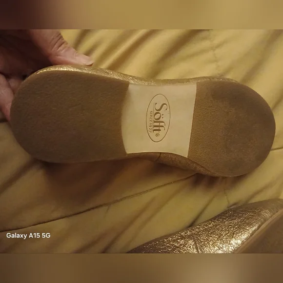 Sofft Gold Ballet Flats EUC - Picture 3 of 4